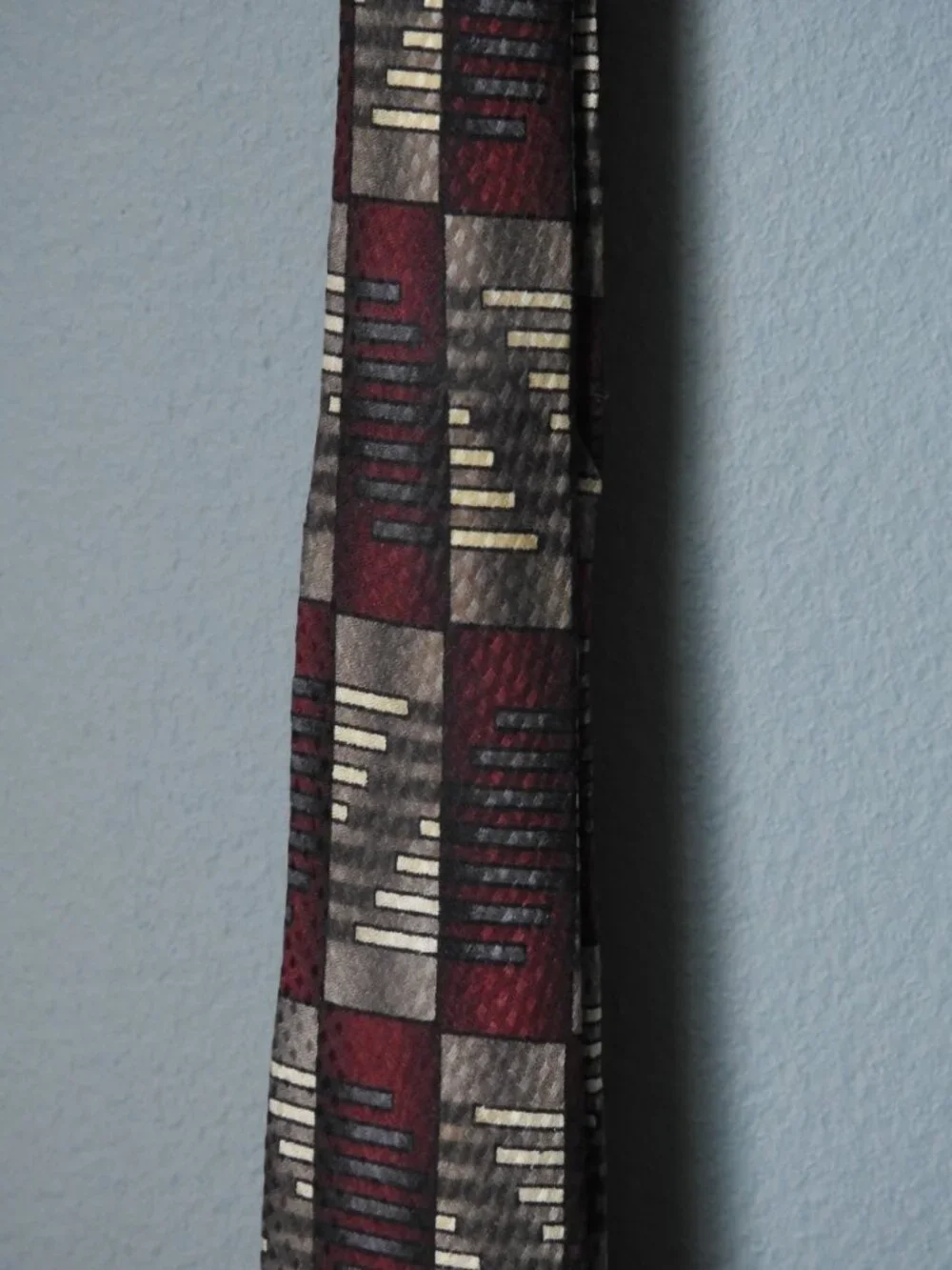 3/$15 Ziggurat by Mulberry Neckwear Maroon Design Men's Business Tie